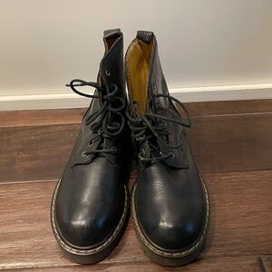 Prima Royale leather black combat size 7 1/2 M